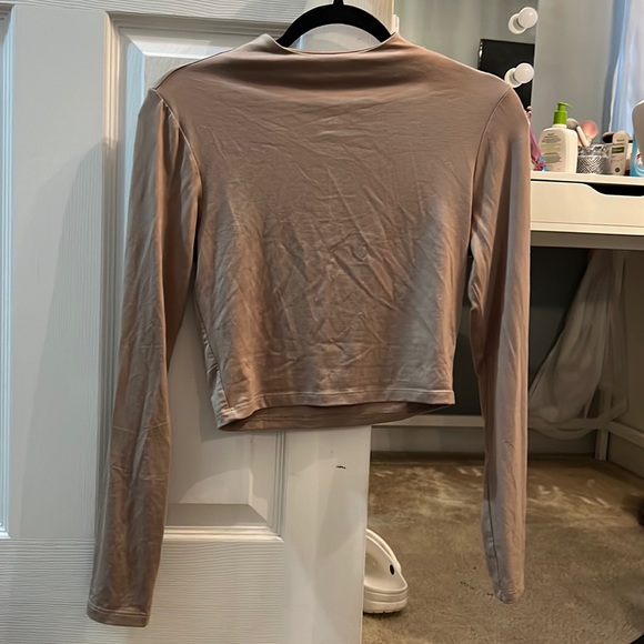 Top - Picture 2 of 2